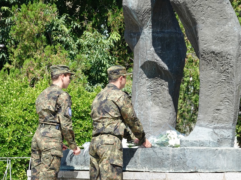 Петима лекари и шест медицински сестри завършиха курс по военна подготовка в Морско училище