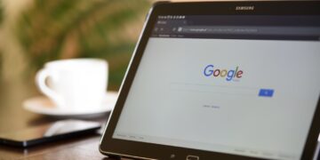 Заради фалшиво съдържание: Русия наложи глоба на Google