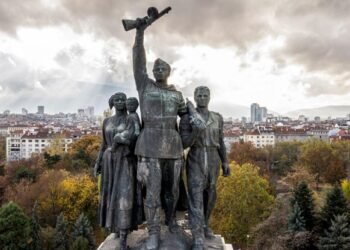 БСП предлага: 2 млн. лв. в бюджета за възстановяване на Паметника на Съветската армия