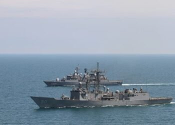 Адмирал Джеймс Ставридис: Русия рискува война с НАТО в Черно море