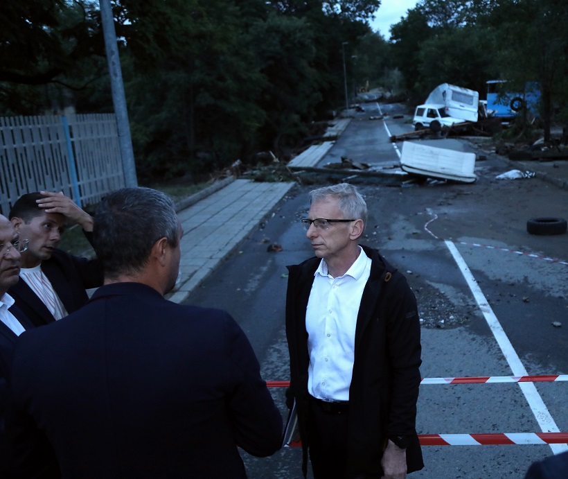 Държавата се мобилизира в помощ на пострадалите от наводненията в община Царево