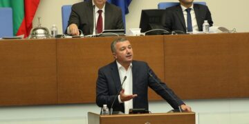 Драгомир Стойнев, БСП: От бързането на управляващите с либерализация на пазара на ток ще пострадат хората