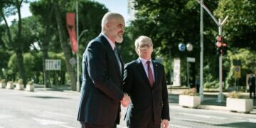 Премиерът акад. Денков: България има право да налага такса върху руския газ