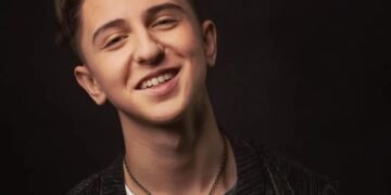 Максим Ялнъзов – Симба от Варна: Артистичен, харизматичен и “Все по-далеч” напред по пътя на успеха! (ВИДЕО)