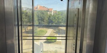 Ремонтират асансьорите и платформите в подлезите във Варна