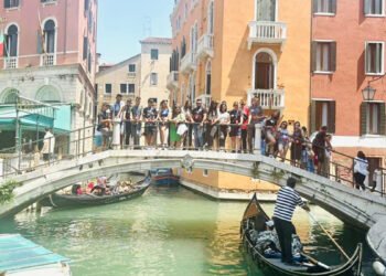 Ученици от Суворово стажуваха в Италия по проект