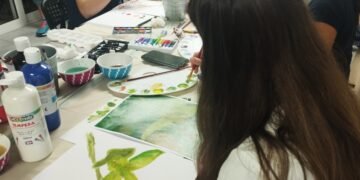 Деца ще майсторят и рисуват орхидеи във Варна