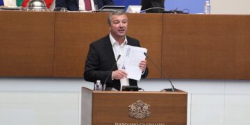 Драгомир Стойнев: Постигнатото споразумение не запазва работните места на миньорите 