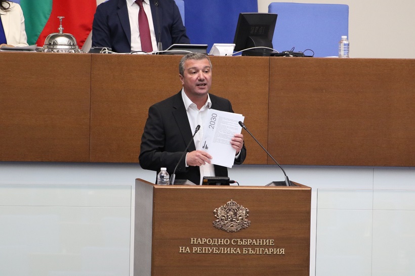 Драгомир Стойнев: Постигнатото споразумение не запазва работните места на миньорите