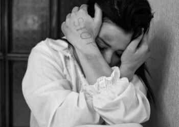 Съдът във Варна остави в ареста 27-годишен мъж, обвинен в домашно насилие и грабеж