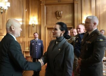 Тодор Тагарев към украински военнослужещи: България подкрепя Формулата за мир на президента Зеленски