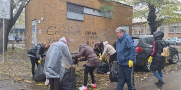 Председателят на ОбС - Варна Христо Димитров се включиха в инициативата „Да почистим Варна заедно“