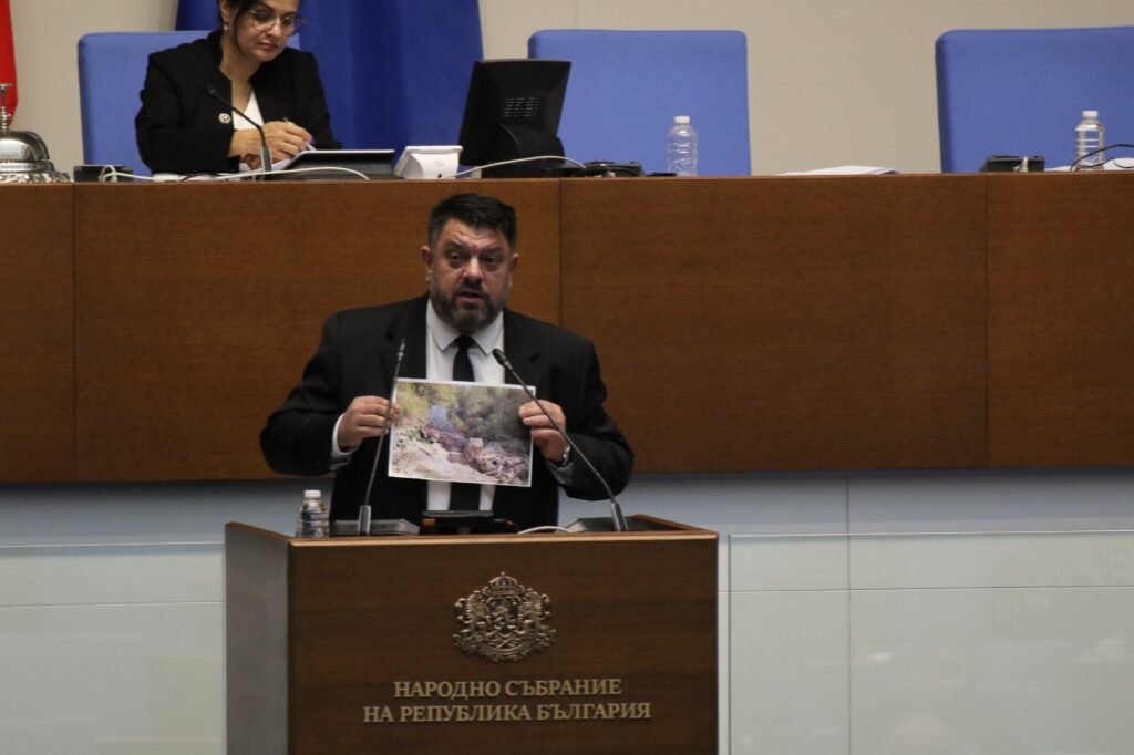 Атанас Зафиров: Министър Тагарев не е в състояние да реши нито един проблем на въоръжените сили 