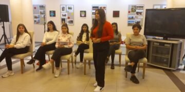 Младежи от ромския етнос с прекрасен поетичен спектакъл при откриването на изложбата “Културният свят достига до всички” (ВИДЕО и СНИМКИ)