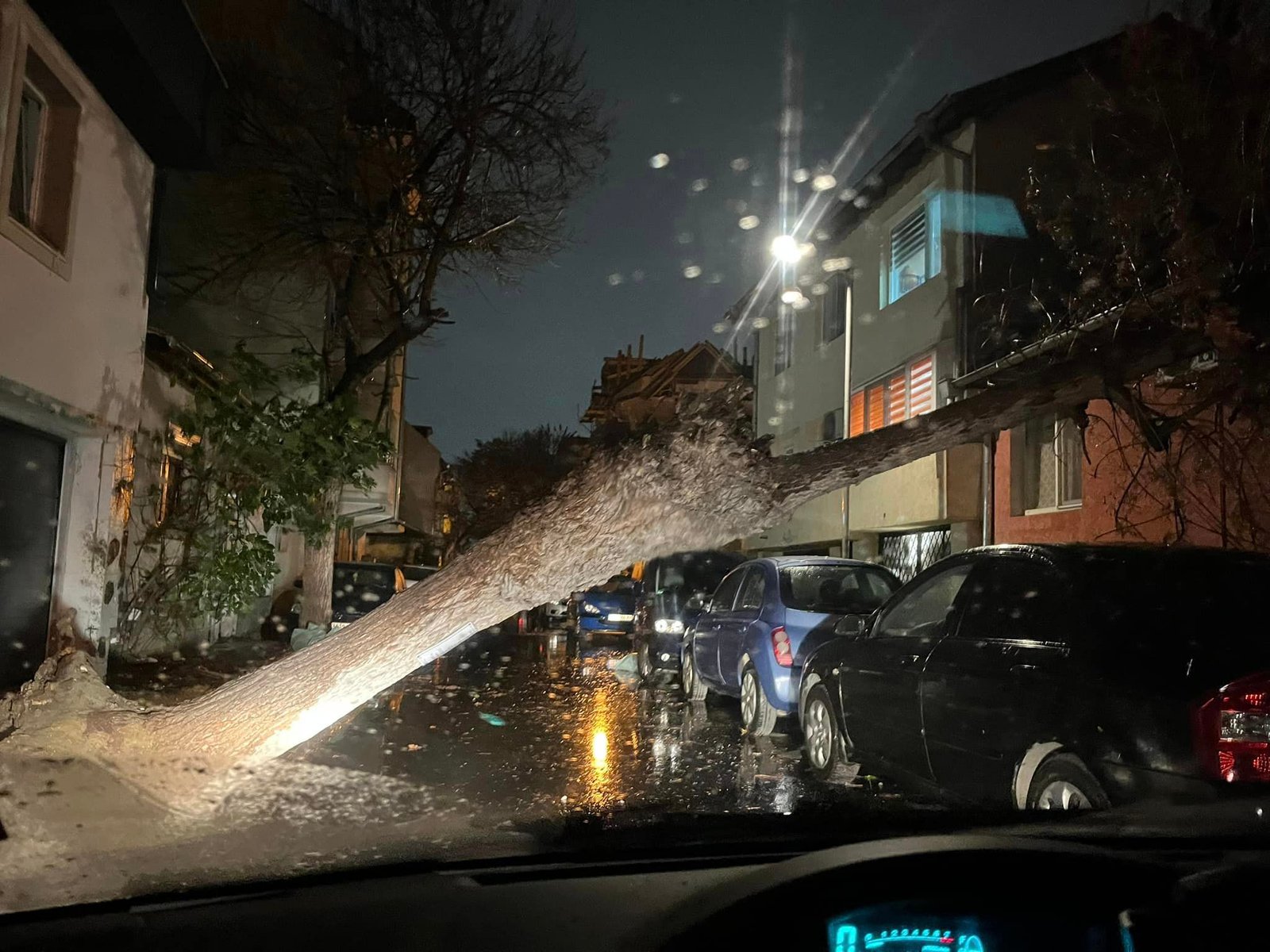 Община Варна призовава гражданите да останат по домовете си и да не излизат