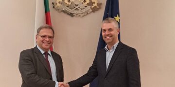 Кметът на Варна: Ще търсим решения за ситуацията в тръбата във Варненското езеро