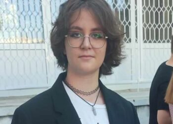 15-годишната Мелис от Варна има нужда от нашата подкрепа, за да живее пълноценно!