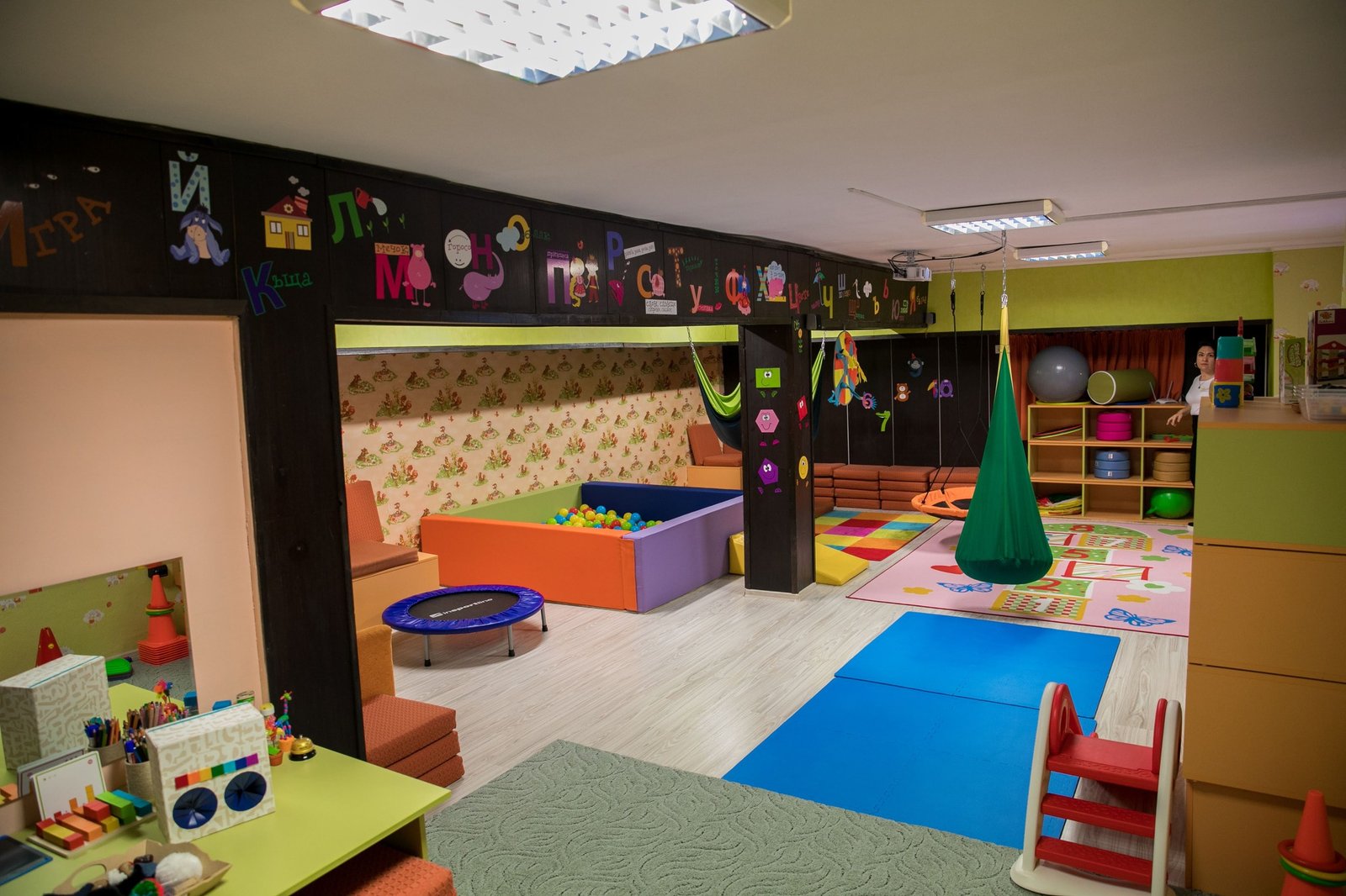 Откриха новата стая по ерготерапия в ДГ 36 "Морска звездица" във Варна