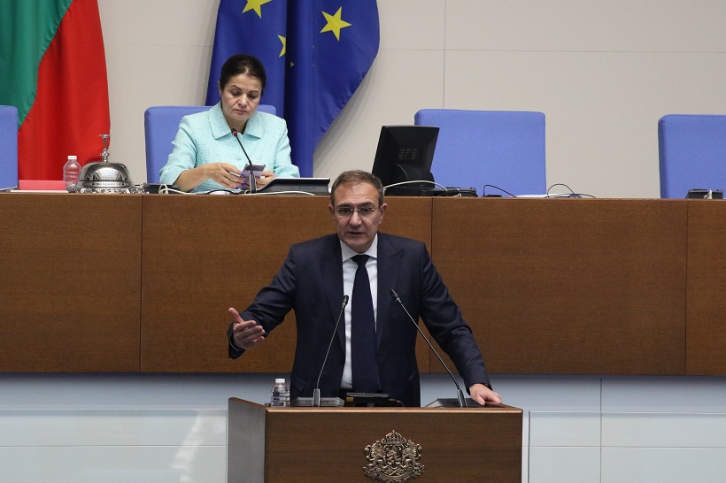Борислав Гуцанов: Ако министър Тагарев мислеше повече за българската, отколкото за украинската армия, можеше да има стотици милиони за нашите военни
