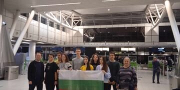 Националният отбор на България отпътува снощи за Китай за участие в Международната олимпиада по астрономия
