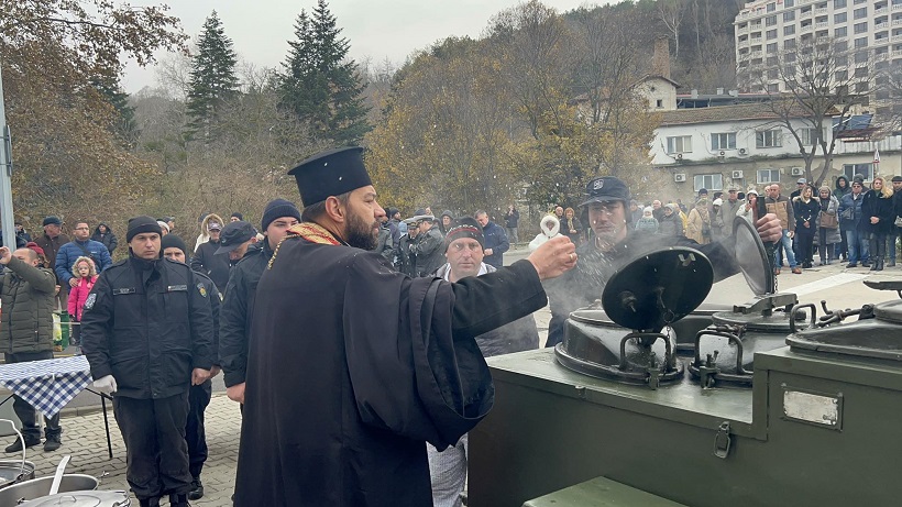 "Аспарухово" отбеляза с курбан за здраве Никулден (ВИДЕО/СНИМКИ)