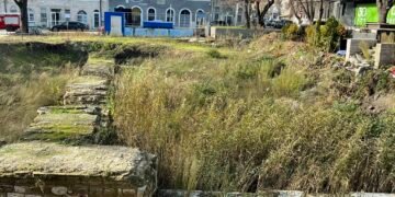 Варненци за археологията на ул. "Цар Симеон": Дойдоха, разкопаха и си заминаха! (СНИМКИ)