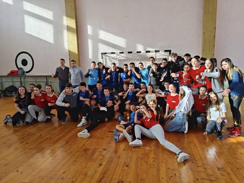 Във Варна се проведоха финалите на ученическите първенства по хандбал за момчета и момичета