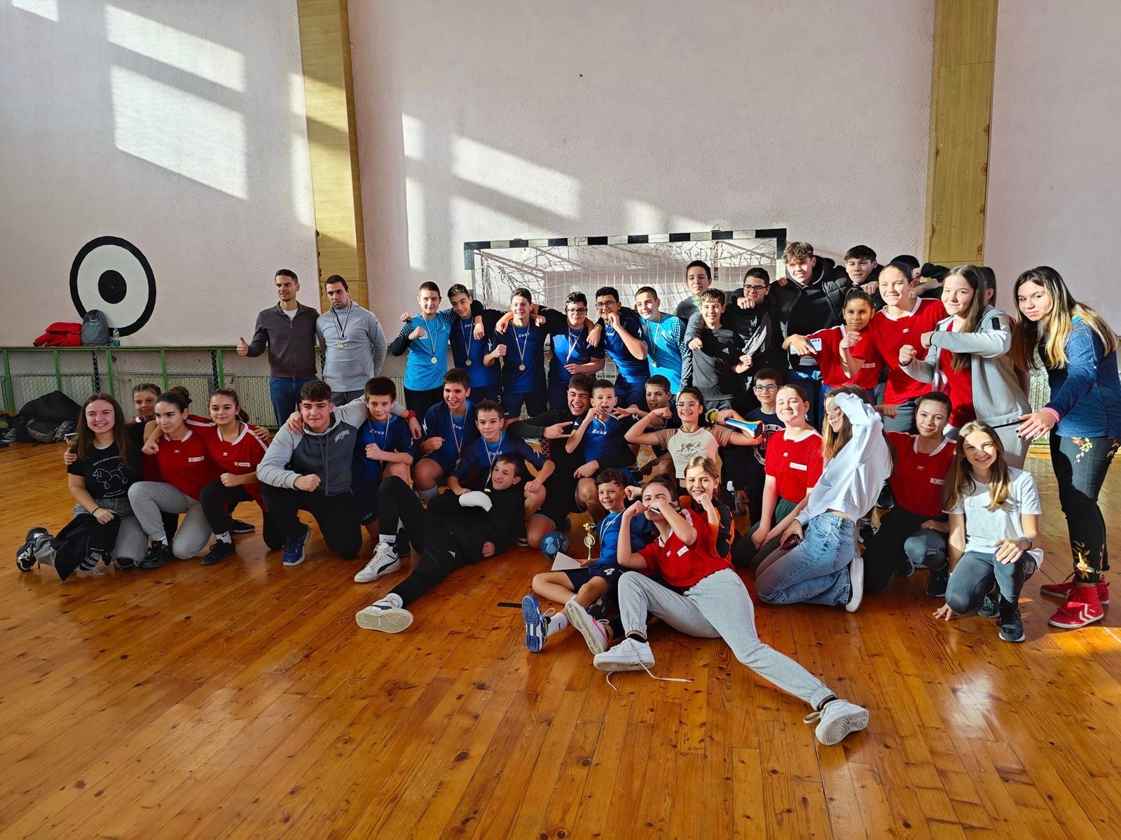 Във Варна се проведоха финалите на ученическите първенства по хандбал за момчета и момичета