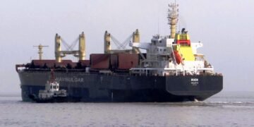 Български кораб е взет на абордаж край Йемен