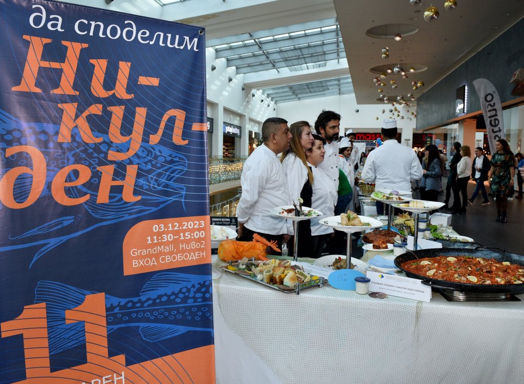 Колежът по туризъм във Варна с две награди от кулинарния фестивал „Да споделим Никулден“
