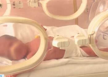 „Българската Коледа“ дари кувьоз на АГ болницата във Варна