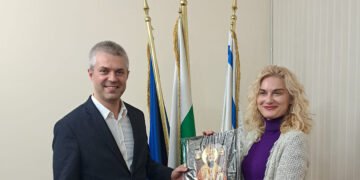 Кметът Благомир Коцев и министър Зарица Динкова обсъдиха проектите на Варна за финансиране на туризма