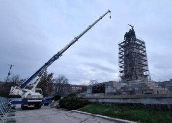 Започна подготовката за демонтаж на паметника на Съветската армия