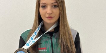 Студентката на ВСУ Полина Георгиева завоюва бронзов медал на световното първенство по кикбокс в Португалия