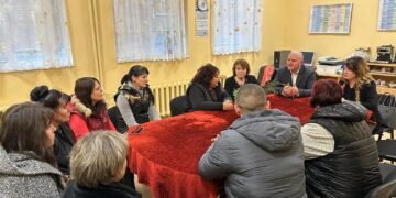 Момиченцето от село Крушовица, живяло в кокошарник, е преместено в ново училище