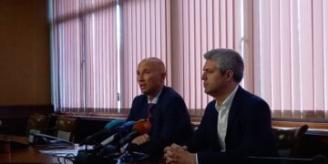 Оградата и шадраванът в двора на бул. „Сливница“ № 20 също са паметник на културата, връщат ги! (ВИДЕО)