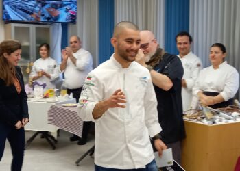 Александър Шопов от ВУМ – Варна е победителят във “Food Innovation Exhibition” със своите рибени джърки (ВИДЕО/СНИМКИ)