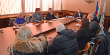 Граждани се жалват на кмета Коцев от проблеми, свързани с уличната регулация