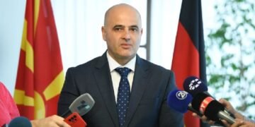 Премиерът на Северна Македония подаде оставка