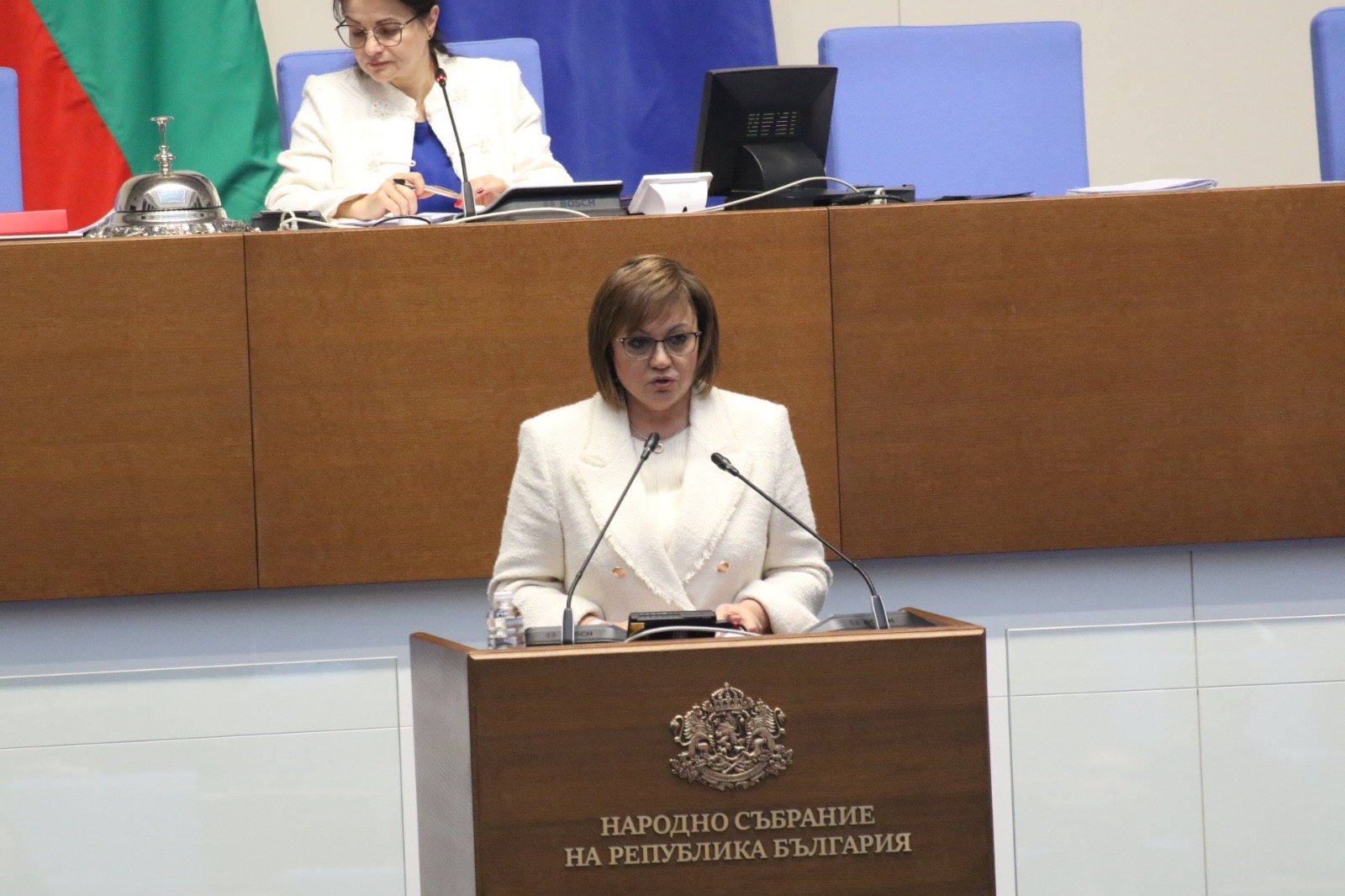 Корнелия Нинова: Г-н президент, сменете Главчев, не преговаряйте с мафията