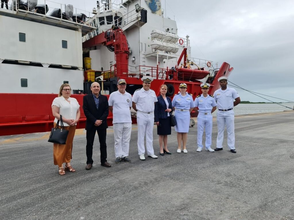 НИК 421 посети Рио Гранде в Бразилия преди да отплава през Атлантическия океан за България