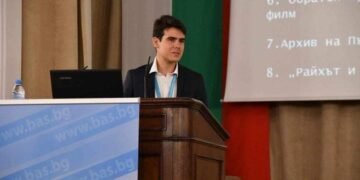 Наша гордост: Ученик от Първа ЕГ – Варна с награда от БАН