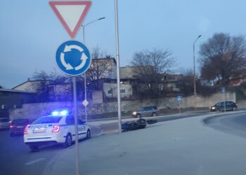 Криминален тип без книжка захвърли мотора си след катастрофа във Варна и избяга, не му се размина!