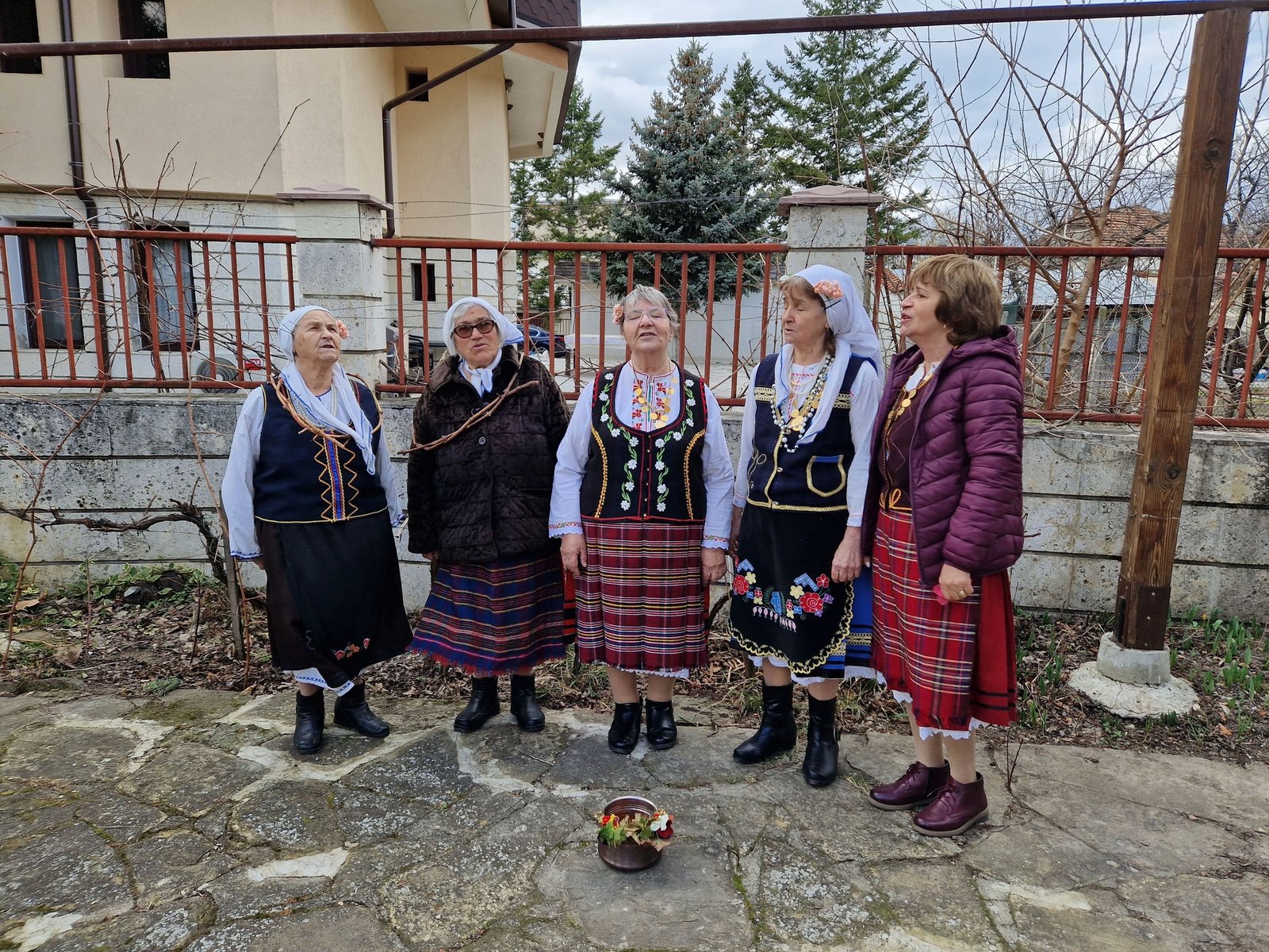 Дългопол отбеляза Трифон Зарезан! (СНИМКИ)