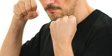 Наказаха наглец, счупил носа на мъж, защитил приятелката си от неприлично предложение във Варна