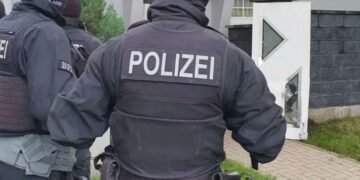 21-годишен рани с нож две деца в Германия, твърди се, че е българин