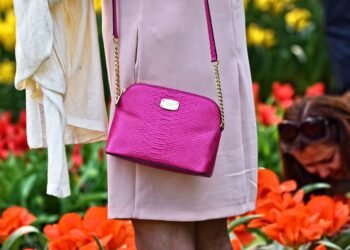 Задържаха 21-годишен криминален тип, издърпал дамската чанта на жена в Морската градина