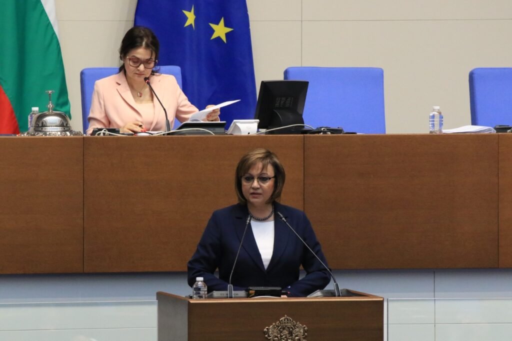 Корнелия Нинова: Борисов е отговорен за предателската политика с мигрантите