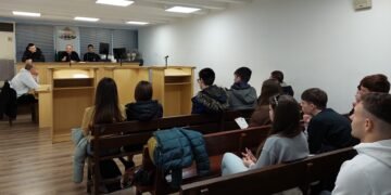 Визита в Районен съд – Варна направиха ученици от Пета езикова гимназия