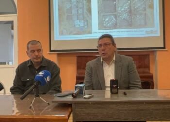 Уникални находки са разкрити при проучването на Варненския халколитен некропол. Това обяви на пресконференция ръководителят на разкопките гл. ас. д-р Владимир Славчев, предаде TheSite24. Той припомни, че след 30-годишно прекъсване през 2021 г. разкопките на този емблематичен за цяла България обект са били възобновени.